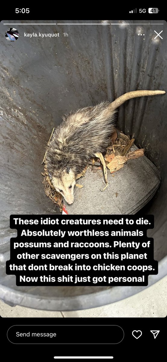 AkulaEcho's tweet photo. Seaworld supporters: seeing captive animals just really increases my love and respect for wild animals and has made me a conservationist 🥰🥰

Also seaworld supporters: https://t.co/c4mcE8WanY