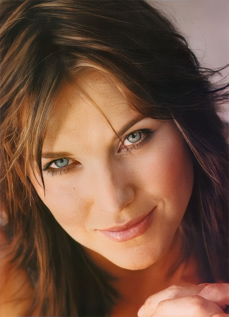 LaneLimal's tweet photo. My sweet @RealLucyLawless , you are my beloved angel, you have given my life meaning and joy. Sending hugs with lots of love. I love you so much, every day more.❤️💕❤️💕❤️💕❤️💕 https://t.co/2La6AlAmmA
