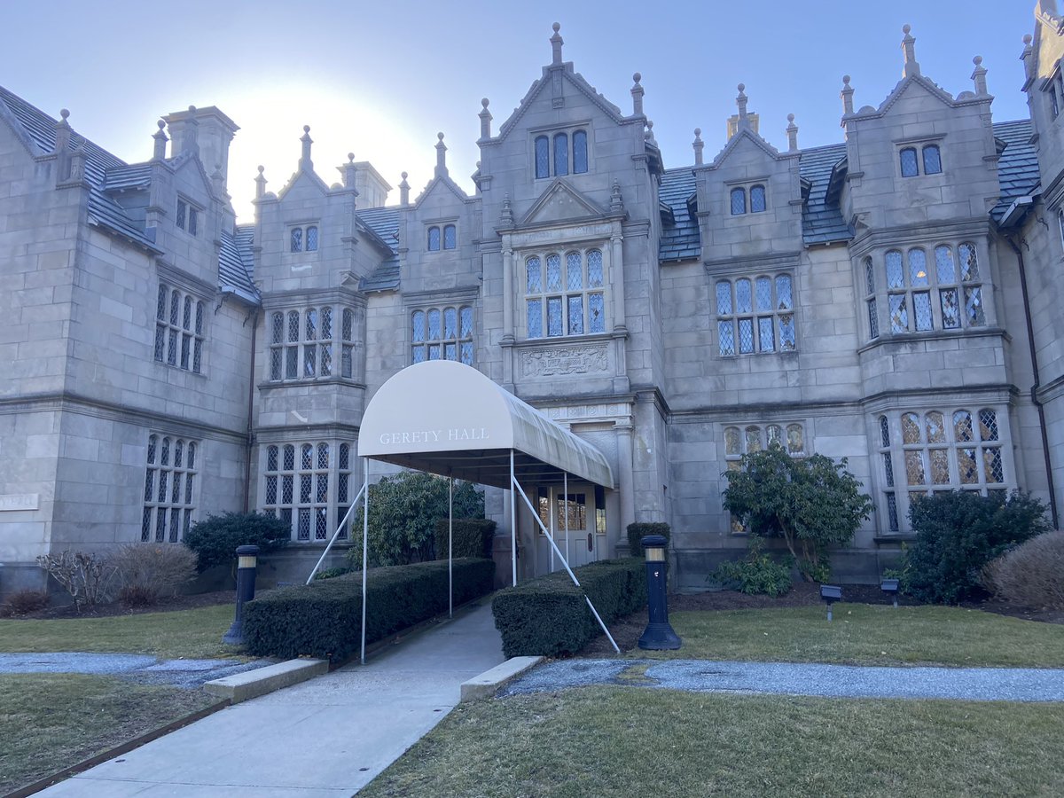 SamPaolini2's tweet photo. Huge thanks to @CoachHenny11 &amp; @GilmartinKevin for an unbelievable tour of @SalveRegina! Beautiful Campus, views, and more importantly football!! https://t.co/1RVIB5ChV1