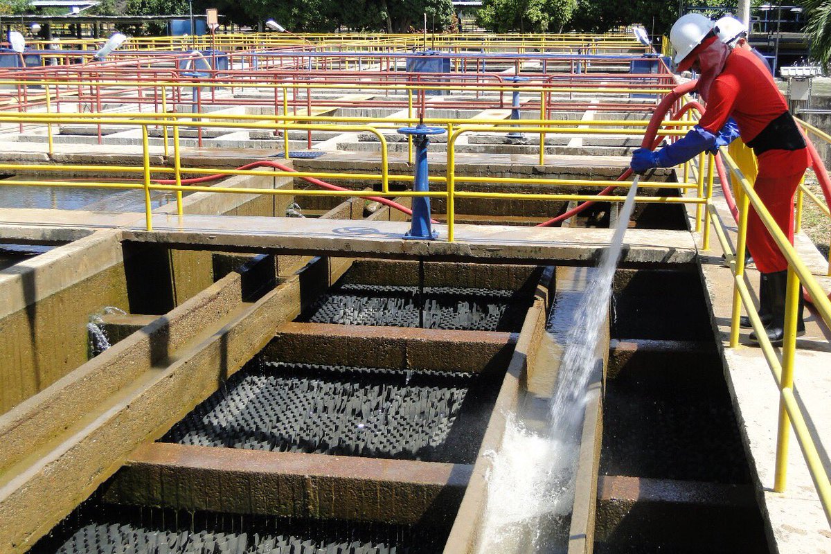 EmduparESP's tweet photo. @EmduparESP informa que se han venido realizando mantenimientos correctivos sobre las válvulas y filtros que conforman el sistema de tratamiento de agua potable, causando baja presión en algunos sectores de la ciudad. Ofrecemos disculpas por las molestias presentadas. https://t.co/zYt4l85oTb
