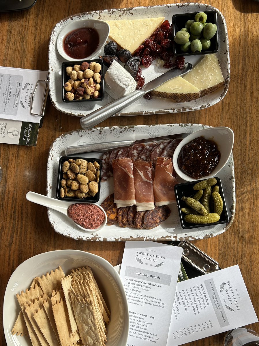 MuggleInSynbio's tweet image. A perfect getaway for a lab retreat on a sunny weekend.
More to follow soon! 
@PlesaLab @sweetcheekswine