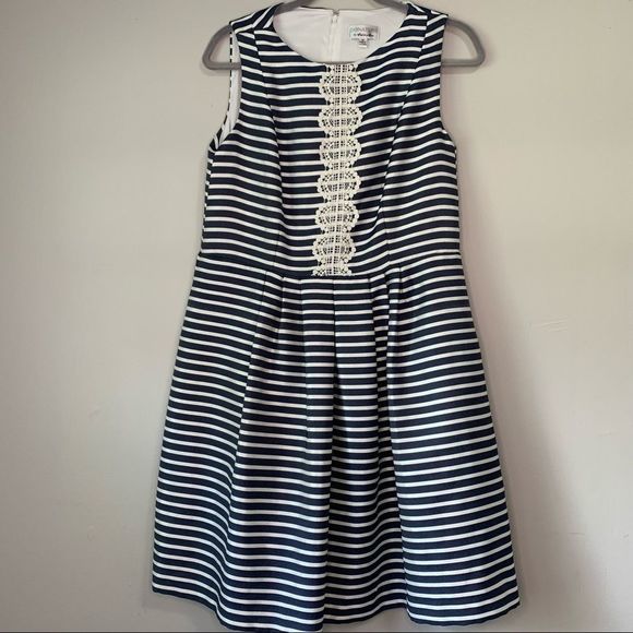 meetthemosleys's tweet photo. So good I had to share! Check out all the items I'm loving on @Poshmarkapp #poshmark #fashion #style #shopmycloset #torrid #lifeclothingco #signaturebyrobbiebee: https://t.co/gOipkK2nPw https://t.co/OxJAFiuPdV