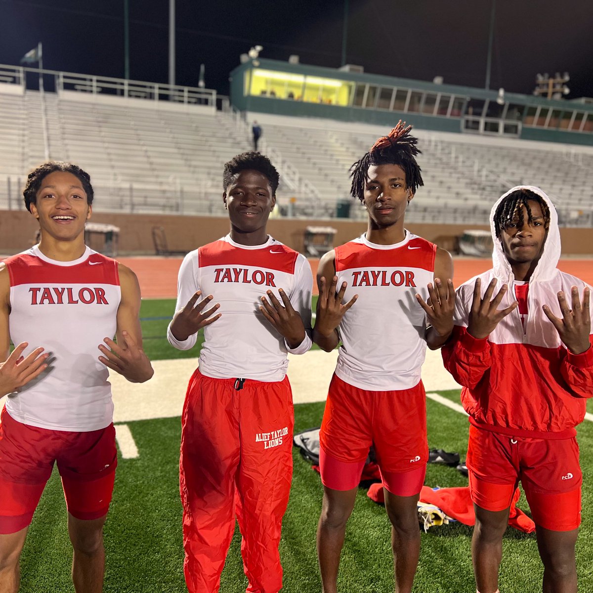 The Future is Bright! On Thursday, our freshman 4x400 team earned a 1st place medal in the Strake Jesuit Sub-varsity Relays‼️ 

Evan Simien
Quam Olaniyi 
Sterling Jones 
Patrick Carter