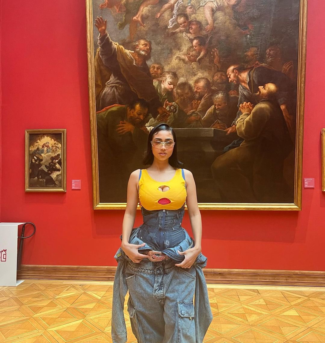 palomamamicl's tweet photo. BENDECIDA DE ESTAR AQUÍIII ☀️💫🏝 #FestivalDeViña2023 https://t.co/JW0vwU61gR