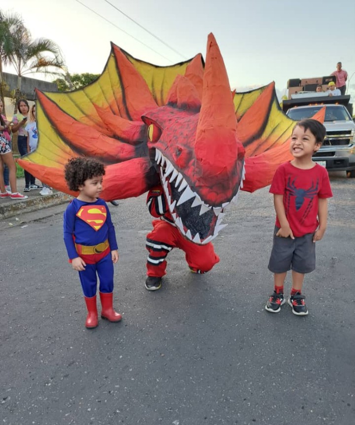 CaripitoConcejo's tweet photo. Siguiendo orientaciones de nuestro Presidente @NicolasMaduro y el gobernador @ErnestoLunaPsuv  se desarrollan en #Caripito los #CarnavalesFelices2023 con una gran participación del sector educativo, Consejos Comunales, UBCH alcaldía y el @CaripitoConcejo https://t.co/SsjOf0vveg