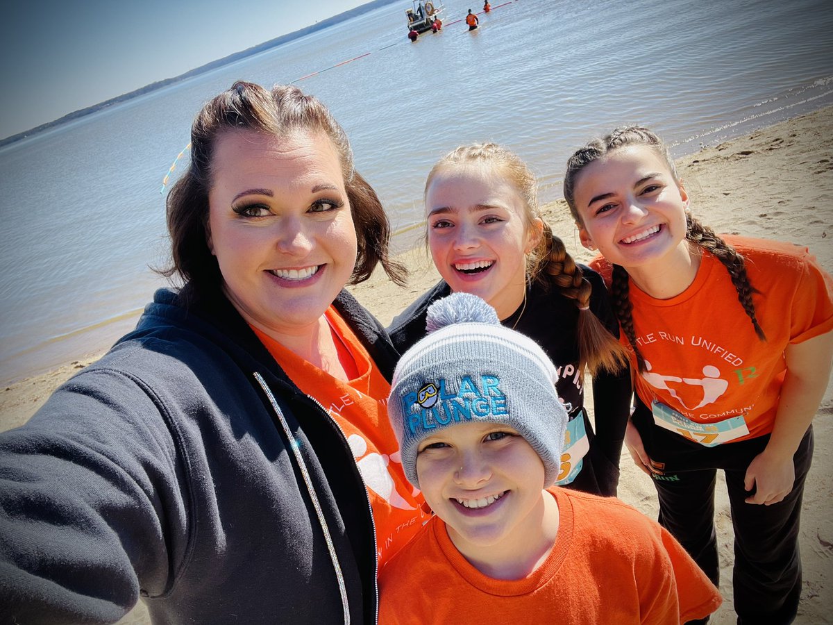 KaseyWilloughb4's tweet photo. Thank you @SOlympicsVA for hosting the Polar Plunge! 💙🥶🤍 We had a great time for a great cause @KrUnified #Polarplunge2023 #GofortheCold https://t.co/d3sYvdhh8Z