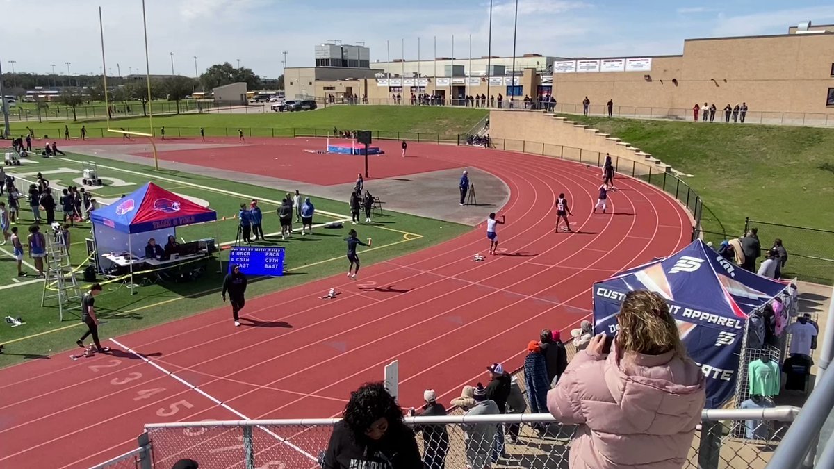 <a href="/grizzlytrackghs/">@GrizzlyTrackGHS</a> Varsity Men 4x100 Meter Relay is 1st in Heat and 3rd in meet with an opening season time of 43.1 sec. beating ‘22’s season opener of 43.6.    Lots of HEAT out here and these men brought theirs. <a href="/GrizzPit/">GrizPit</a>