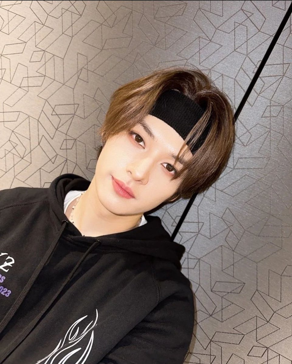 LeeKnowChileJYP's tweet photo. [ INSTA • 180223 ] Actualización de #LeeKnow  en el Instagram de #StrayKids
"Buenos tiempos
#LeeKnowEsLindo"

Trad Esp: Lee Know Chile
Cr. realstraykids
[#LeeKnowChile #Minho #리노 #민호 #이민호 #스트레이키즈]💎 https://t.co/OV5SkRzyZC