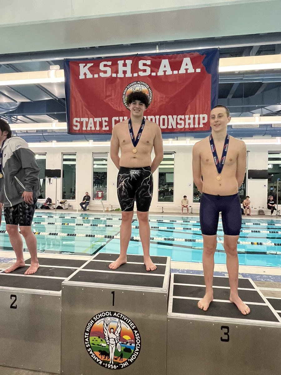 LHS_SwimCoach's tweet photo. STATE CHAMPION!!!!
PODIUM POSE!!!
Zach Mendez wins 500 Free…the first state champion for Swim Lansing.

@LansingLionsLL @LVTSportsGuy @ZachMendez03 https://t.co/GMJgeVtr84