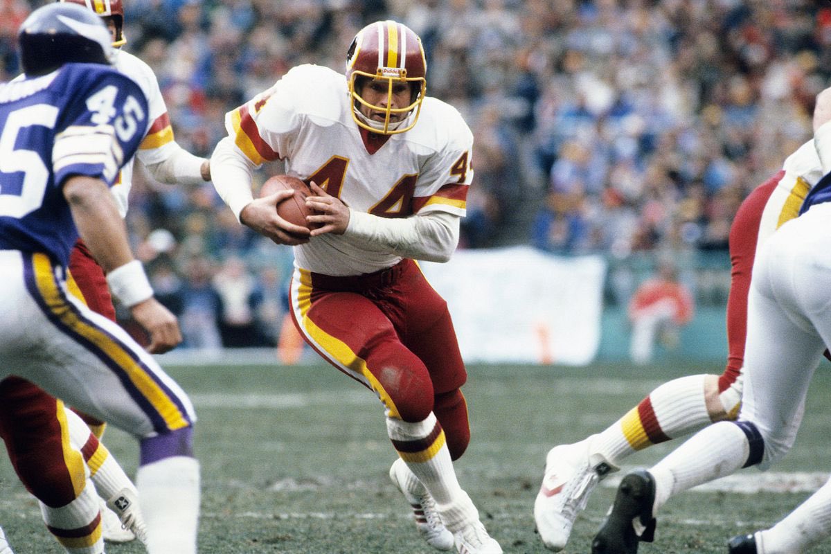 Commanders_DC's tweet photo. Tweeting at the
@Commanders
 everyday until they follow me...

Day 1,001

A look back at some of the greatest from an earlier era...

#WashingtonCommanders #HTTC #Commanders #TakeCommand #LeftHandUp #Day1001 1️⃣0️⃣0️⃣1️⃣ https://t.co/JTZwwv4rwX