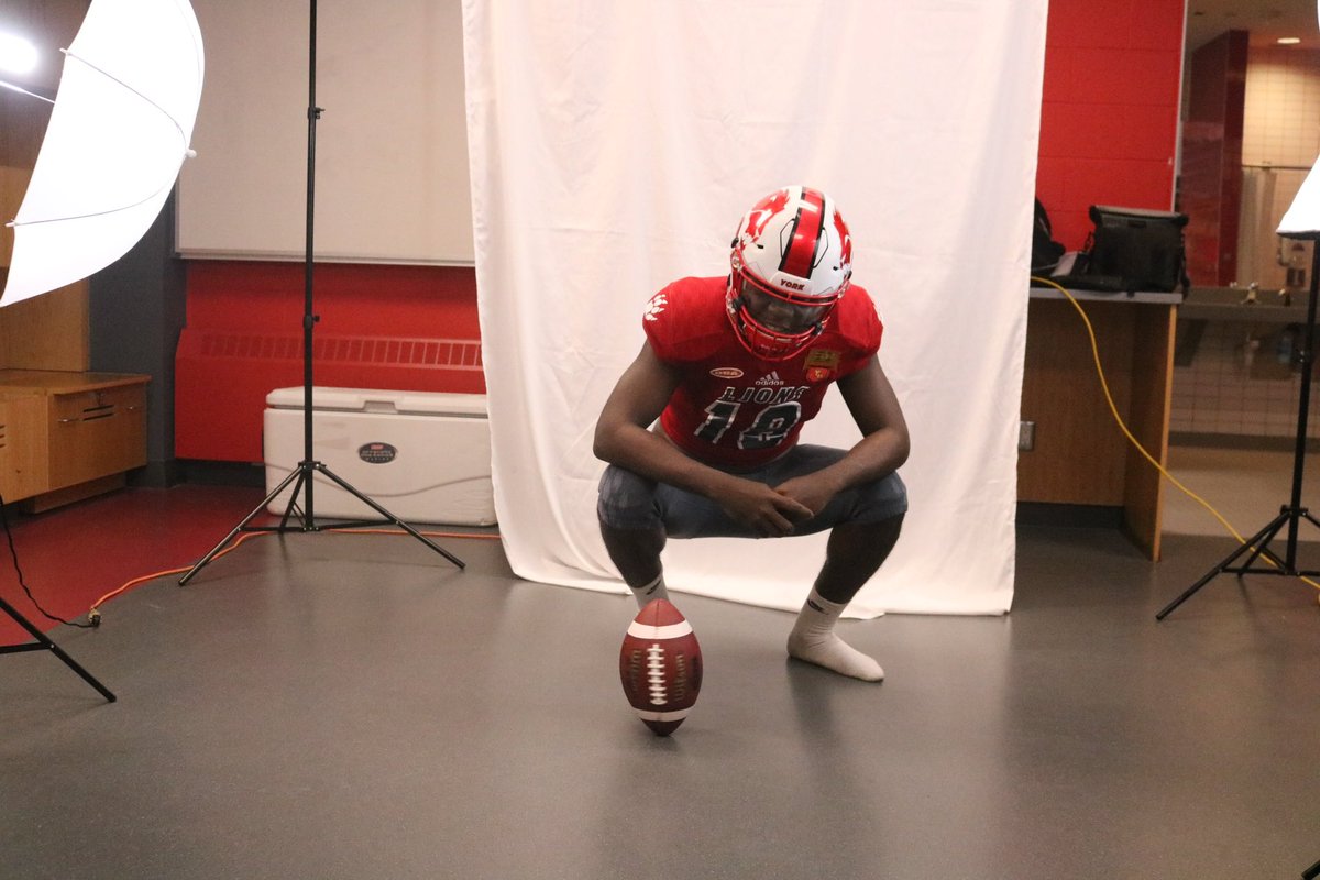 DanielDisu05's tweet photo. Thank you @SnapChap94 @CoachGriffithYU for the great visit !!  Me and my brother had a great time @YULionsFootball  #lions https://t.co/XT6zIu9paO