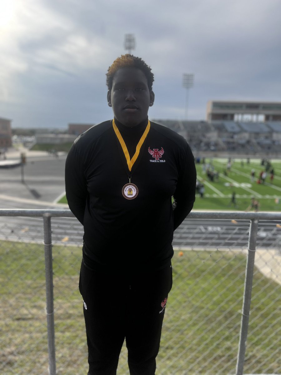 Congratulations to Senior OL and <a href="/TSUFootball/">Texas Southern Football</a> signee Ebuka Okafor on placing 3rd in the shot put at the Buffalo Relays ‼️