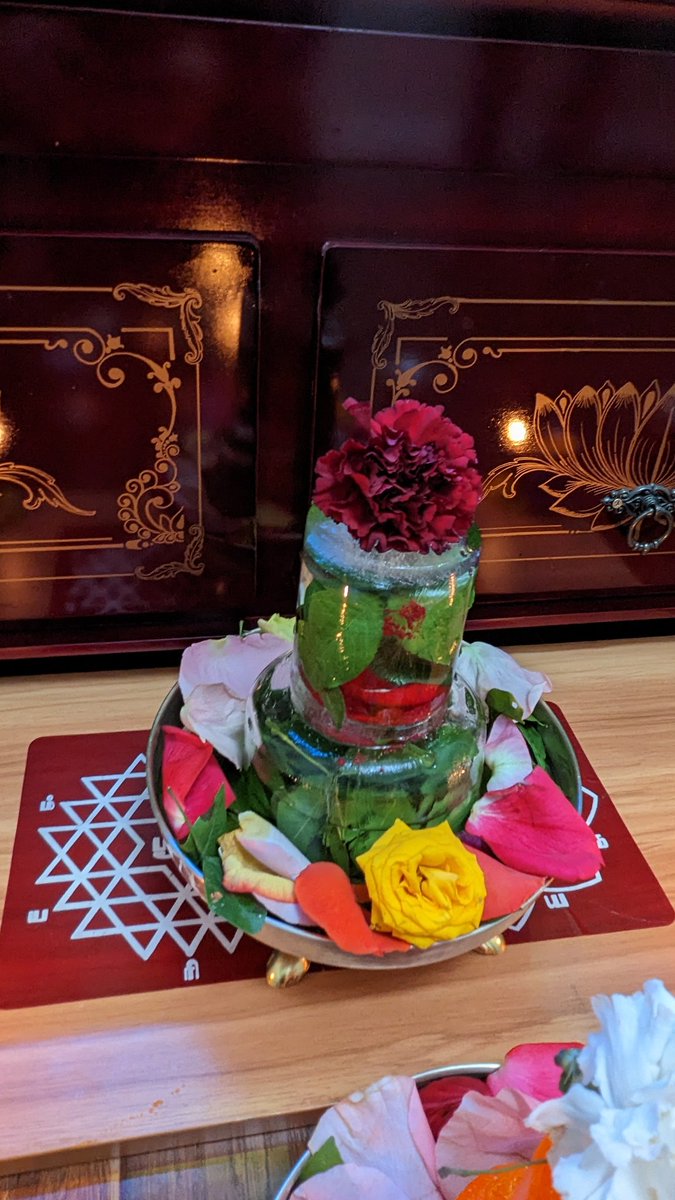 manicktweet's tweet photo. Wife did this for #Mahashivratri2023 special ice #shivalingam and #vilva ilai #lingam https://t.co/RfO4LpItOM