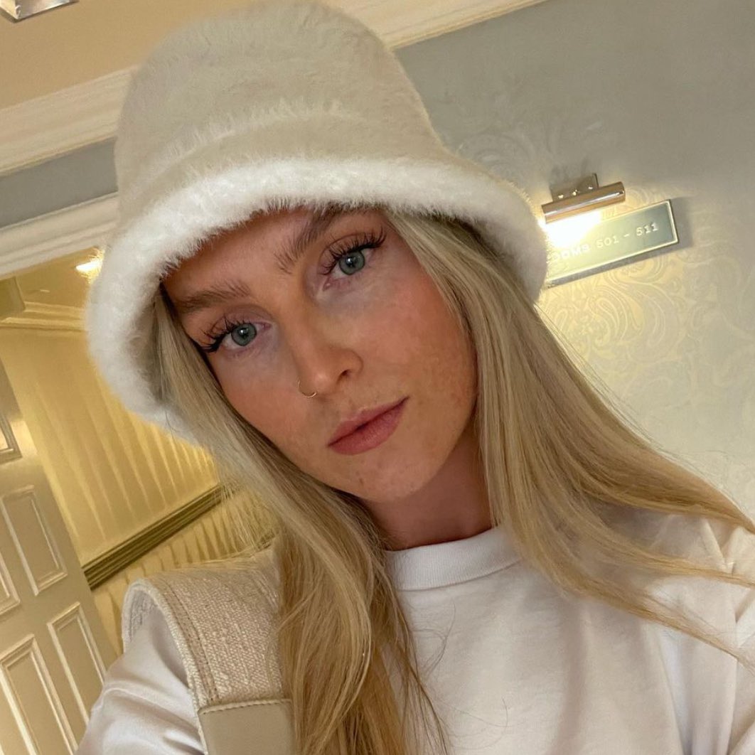 blueprintjade's tweet photo. Low-key crawling back to my #JERRIE agenda https://t.co/g5XimEN77m