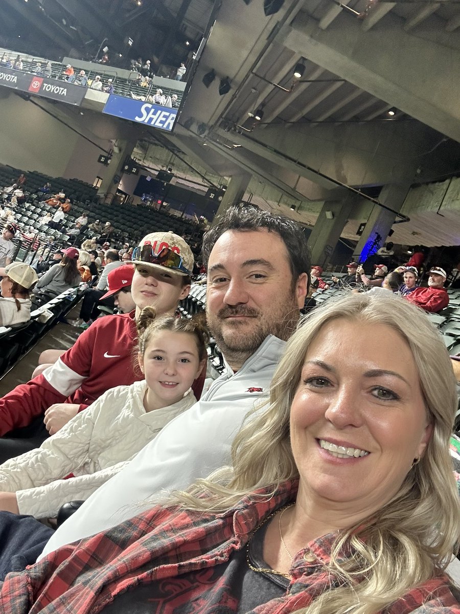 pdub_88's tweet photo. Ready to watch another Hog win! #WPS #GlobeLifeField https://t.co/F7eUNED6ck