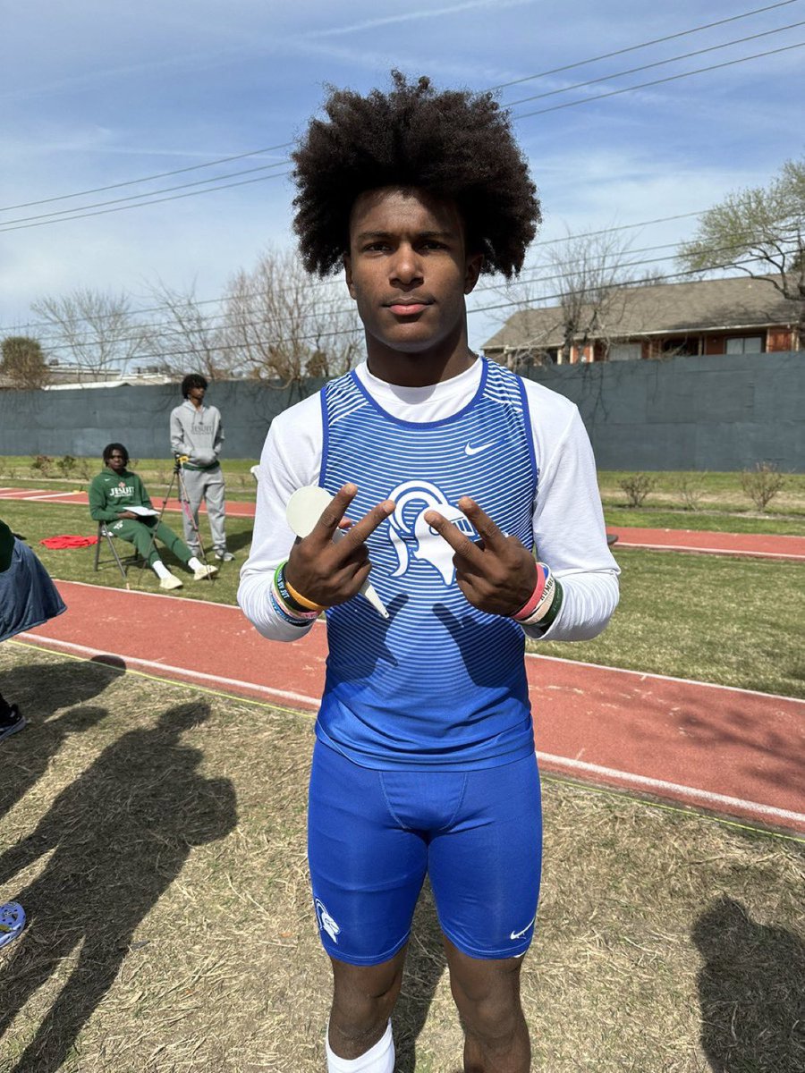 What a day for @KarsonGordon24! Crusader Relays Record, EHS School Record, and Current High School US#1 Triple Jump (50’4”)! #KnightsStandOut