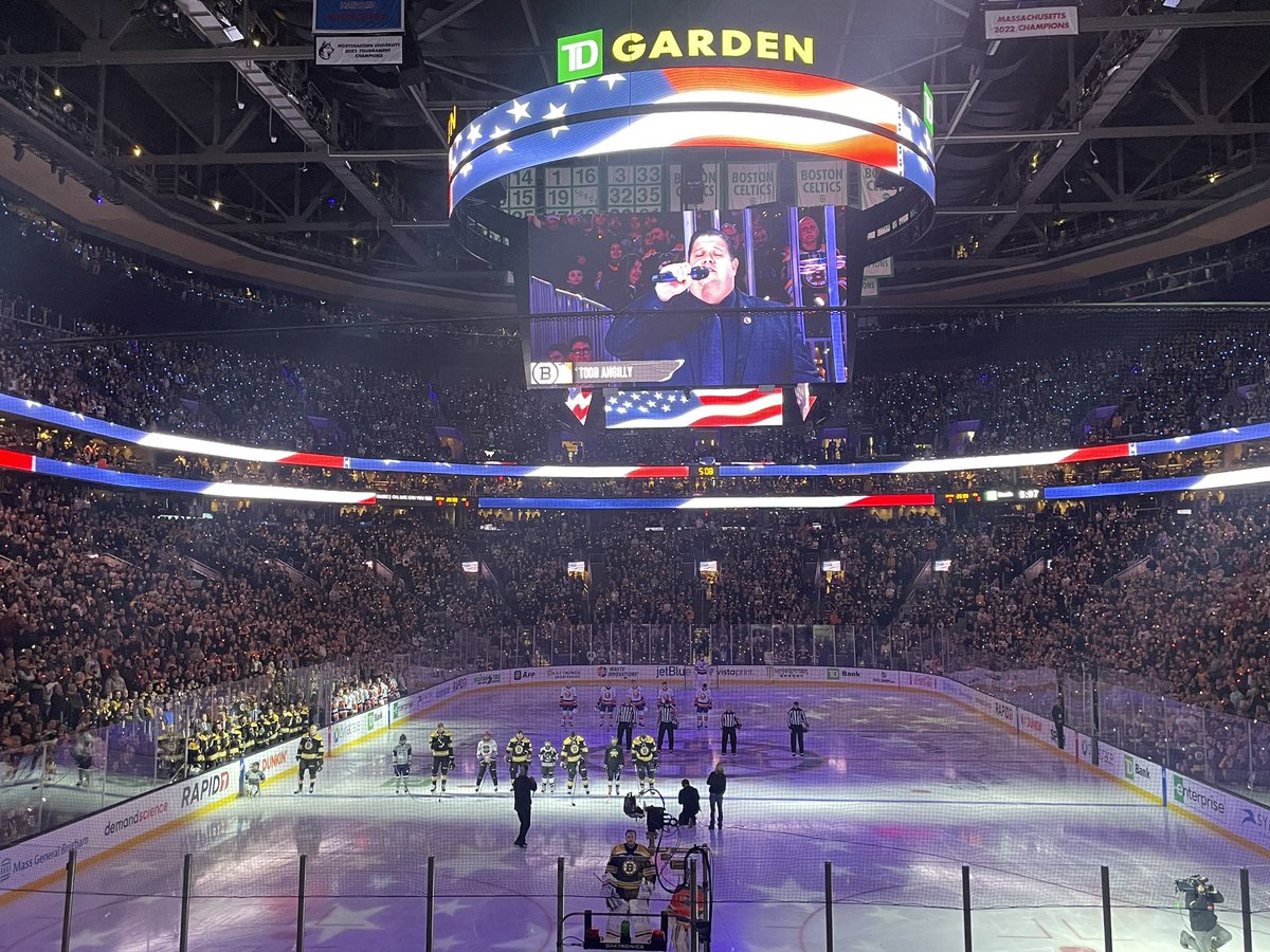 NY islanders in TD Boston Gardens. First time here