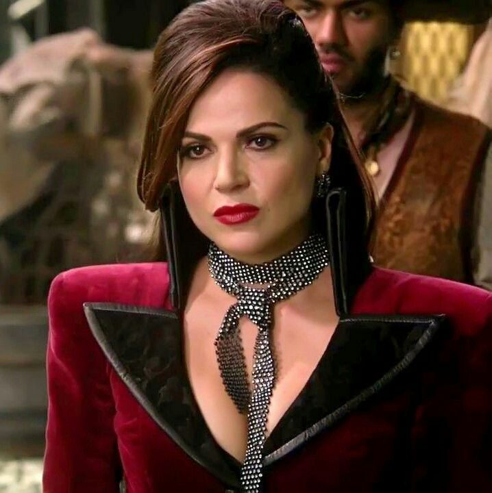 Someone could tell me, please. Why the Lapin's red jacket on the #Netflix's movie: #ChickenhareandtheHamsterofDarkness, is very similar to the design of #TheEvilQueen's red dress in #OnceUponATime?🤔😅👑😈❤️‍🔥

#EvilQueen #ReginaMills #OUAT #EvilRegal #EvilRegals #KeepitRegal