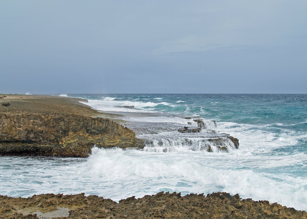 Such a unique coastline on the windward side of 🌴#Aruba 🌴!  Tradewinds average 17 mph all year 'round! Keeps it comfortable. #LoveInAruba <a href="/GAfamilyTV/">Great American Family</a> #GreatAmericanFamily #GreatAmericanValentines #WelcomeHome #OneHappyIsland #DiscoverAruba
