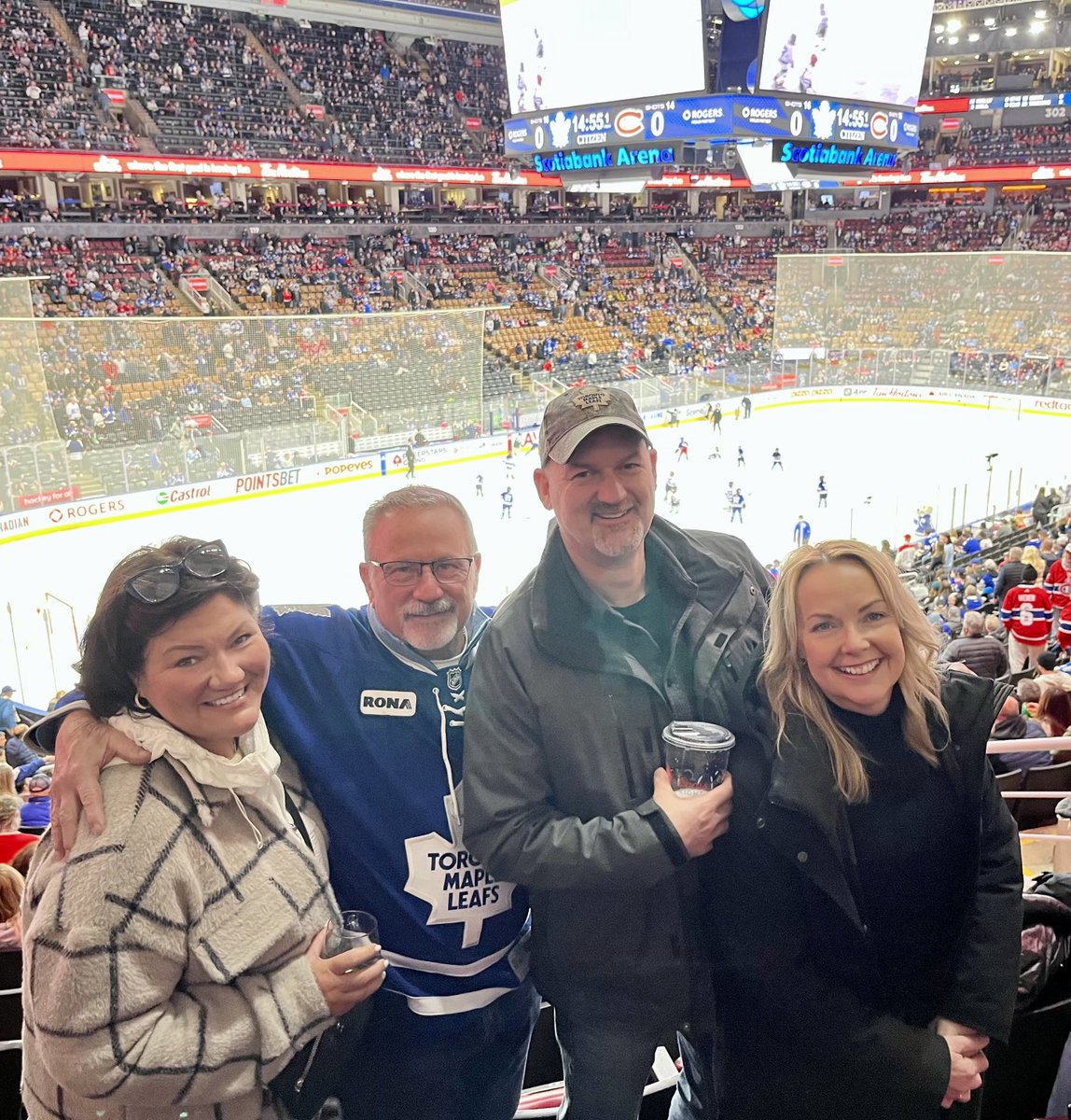 Great night in Toronto tonight with great friends!  Thanks  ⁦@chrisrahm255525⁩ ⁦<a href="/Setteringtons_F/">Setteringtons</a>⁩   Go Leafs !!!