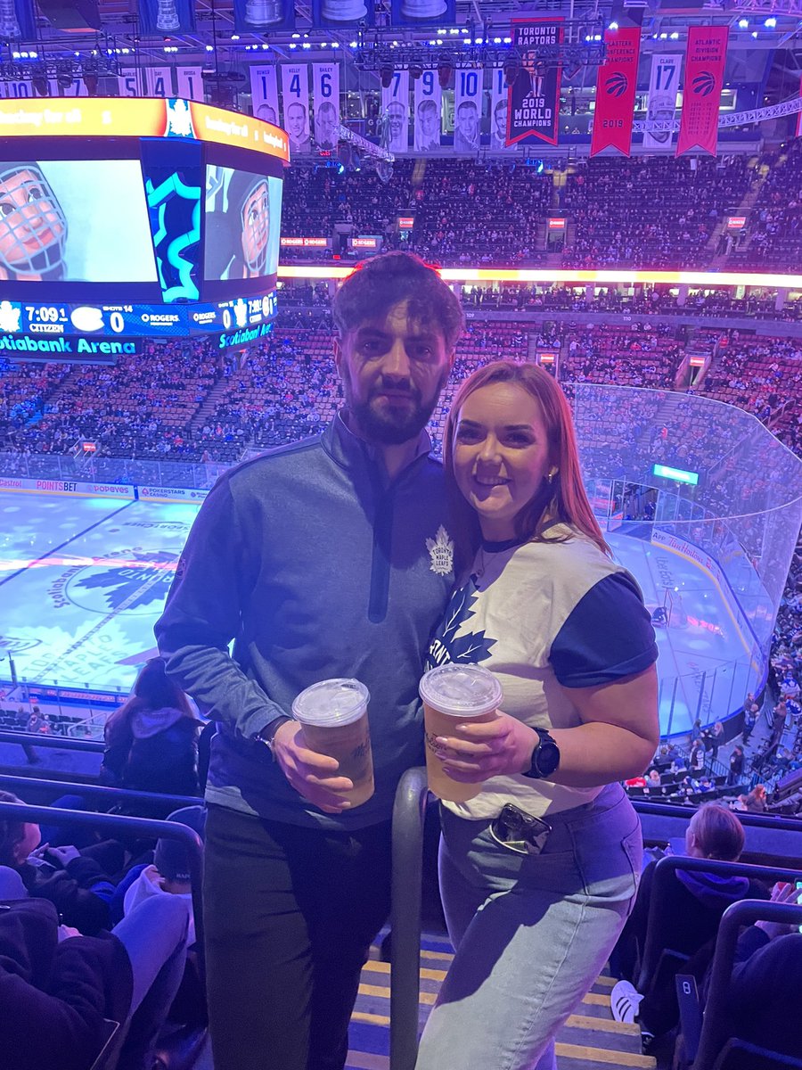 JamieLeeSmith10's tweet photo. Goes to Toronto for a week and becomes the leafs number one fans 😜 #LeafsForever https://t.co/RDvbNaKj5f