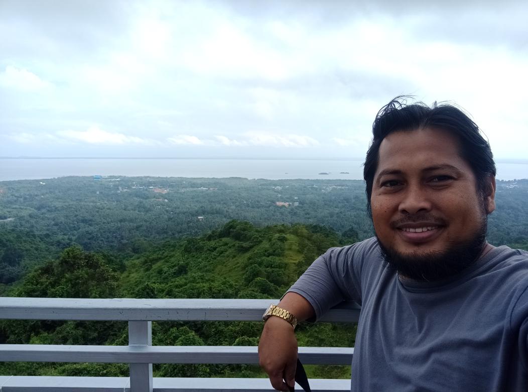 HasanAlHamid's tweet photo. #BukitMamake #KotaBaru pemandangan dari ketinggian yg bagus, saran kami lengkapi dengan petugas yg mengatur parkir, agar lebih rapi dan teratur https://t.co/8FcftBKWak