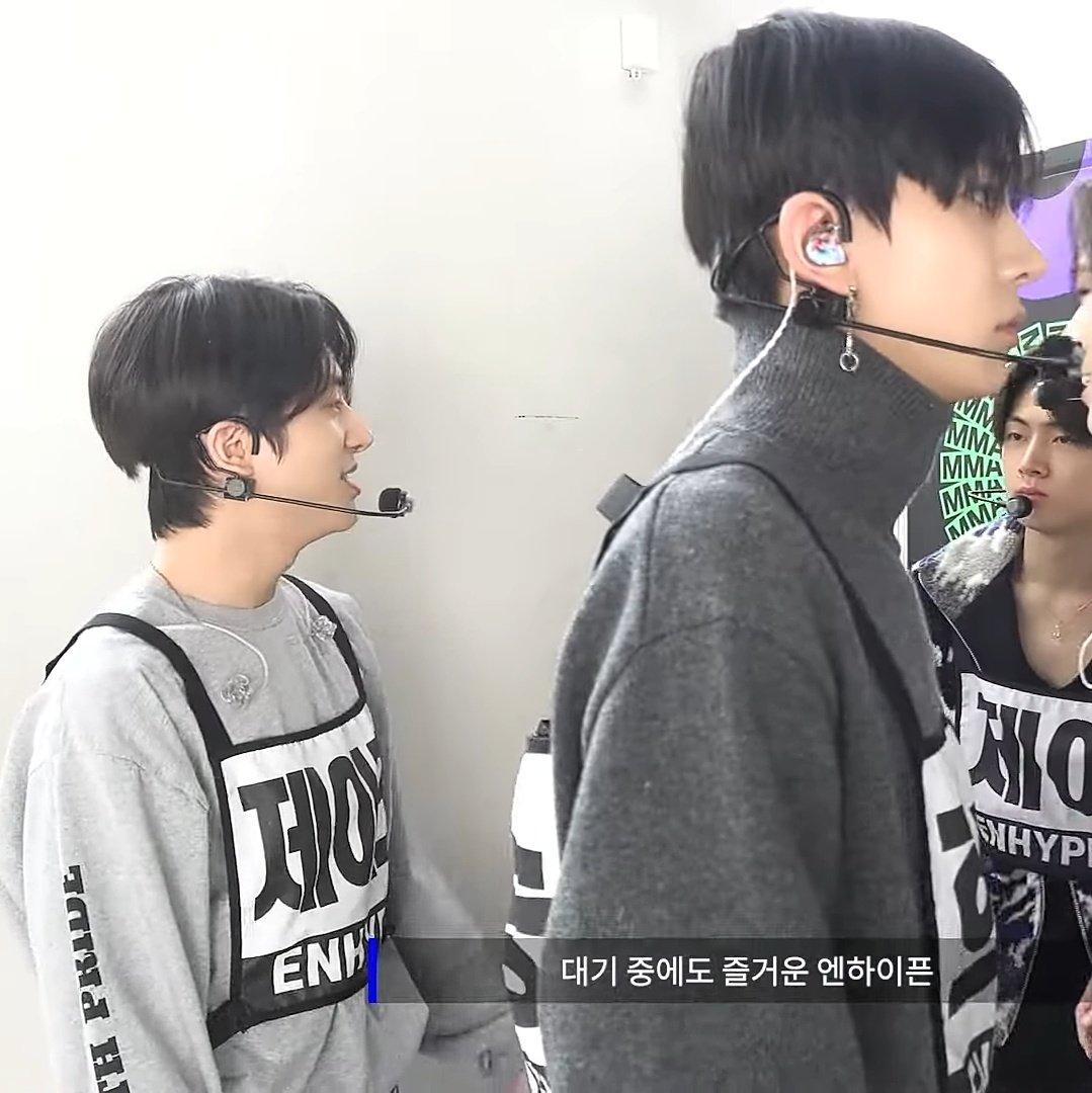 heej6ke's tweet photo. good morning, heejake size difference nation! https://t.co/NbVZ2GsTwh