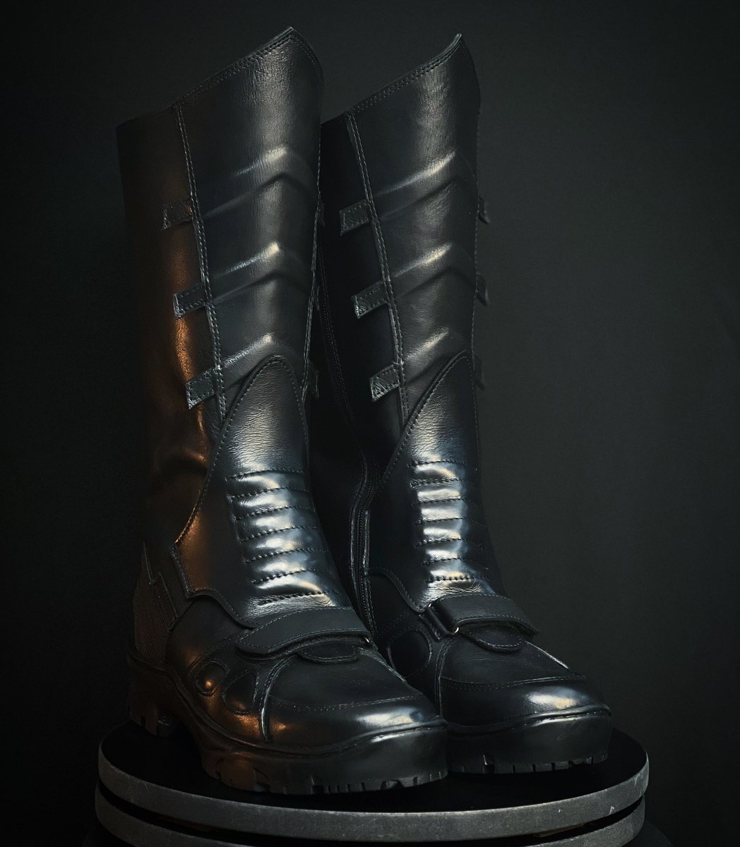 TillyFxBoots's tweet photo. Batman 89 Boots by TillyFx!!

Yes, We finally made them!!
#BatmanBoots #BatmanCosplay #BatmanCosplayer #Batman1989 #MichaelKeatonBatman #Batman89 #NikeBatman #Batman89Cosplay #Batman1989Cosplay #TheFlashMovie  #BatmanMichaelKeaton #ImBatman #MichaelKeaton https://t.co/utMkVEhjI3