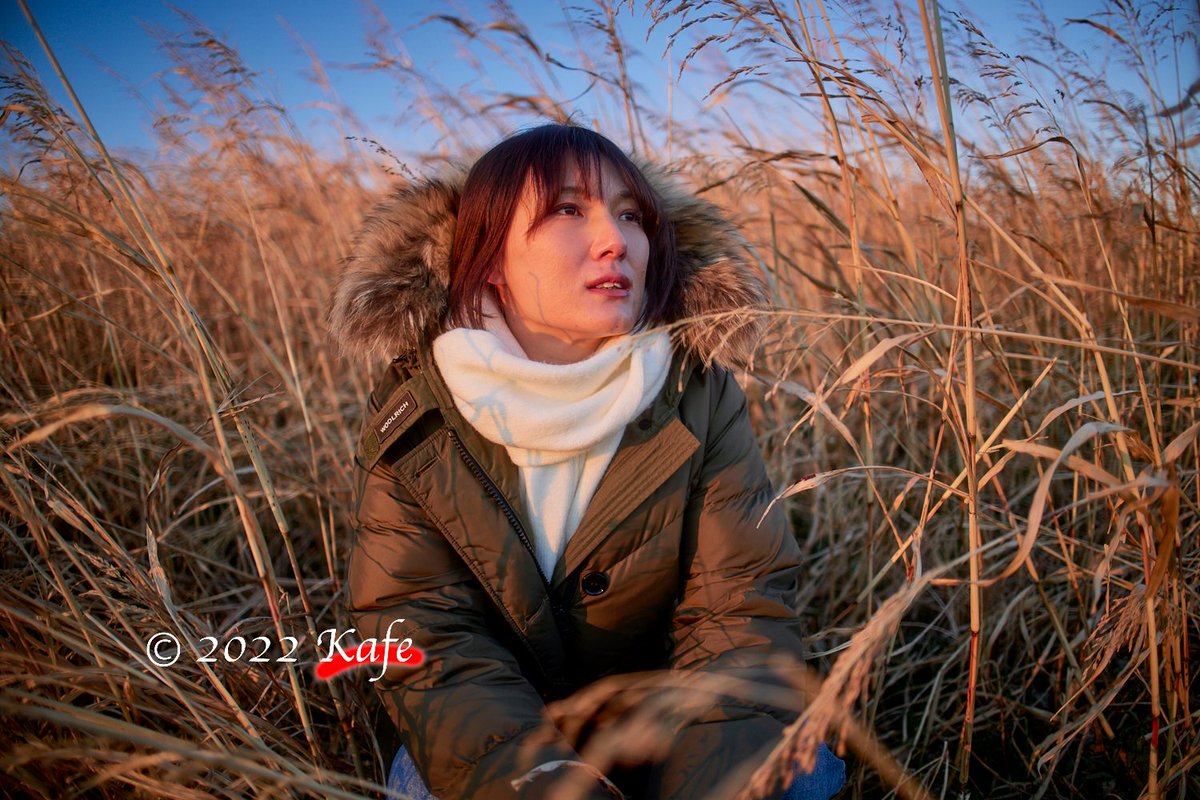 Kafe_Espresso's tweet photo. レポ展も今日が最終日。
本日は18時までですのでお間違えのないようお越し下さい。
私の作品は会場に入ってすぐの左の壁に展示しています。

展示作品の下のフォトブックも見て頂けると
撮影した夕暮れや早朝の霜から受けるイメージで
『祈り』と『希望』のテーマがより深く感じて頂けると思います。 https://t.co/vyJgu4VN6W