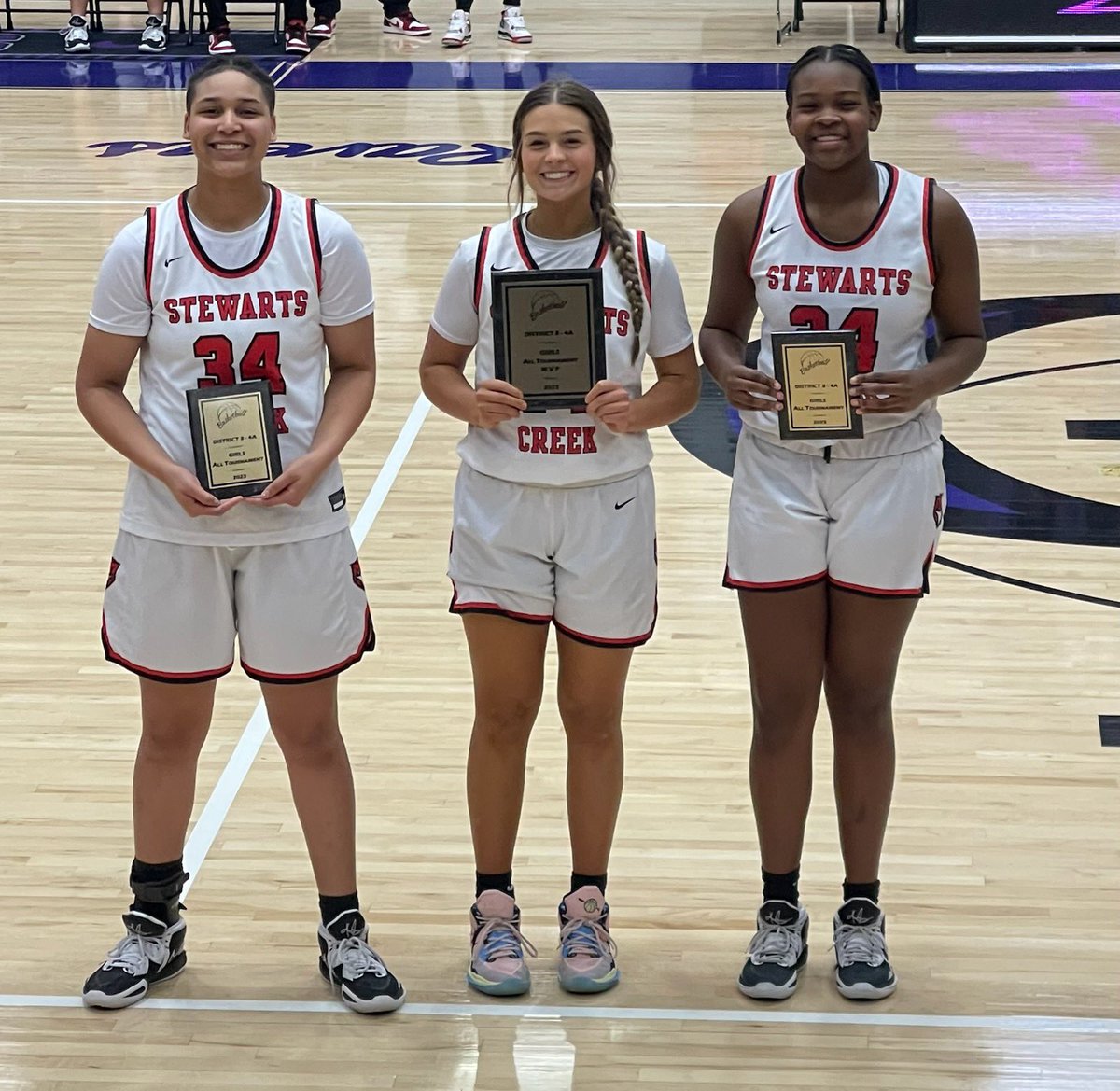Back to Back District Champions 🏆

Cane Ridge 35
Stewarts Creek 65

 Megan Henegar-Tournament MVP
 Camden Ward-All Tournament
 Jayda Bernard- All Tournament

Back in action Friday at home.