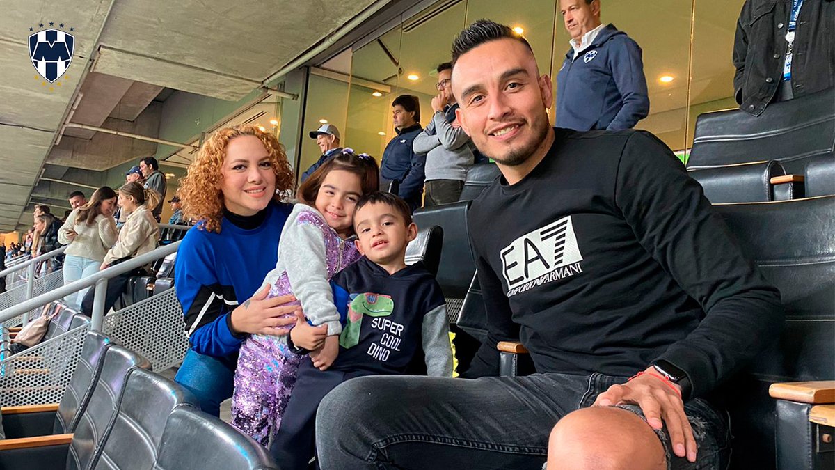 Rayados's tweet photo. Nuestro #InvitadoRayado del partido de hoy fue nuestro exjugador y canterano, @jzavala17. 🤠

¡Esta siempre será tu casa, 'Flecha'! 💙 https://t.co/K7zvUuqbuT