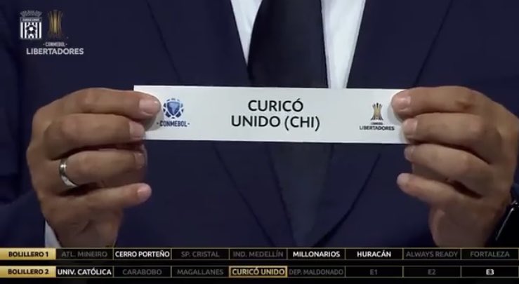 marcelolopezca1's tweet photo. El fruto de un 2022 cargado de mucho trabajo, con todo el amor por estos colores ⚪️🔴⚪️, los sueños se hacen realidad. Vamos mi @curicounidocdp querido.💪💪💪⚪️🔴⚪️🔴⚪️🔴⚪️ https://t.co/maB4KWH7Fc