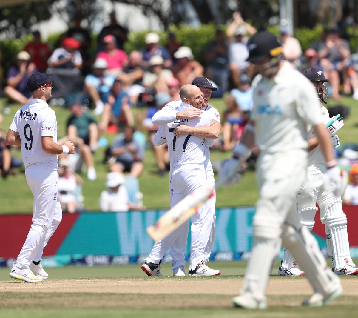 Did anyone else hear the @TheBarmyArmy singing Blackbird when Leachy was bowing? 🎶 #NZvENG