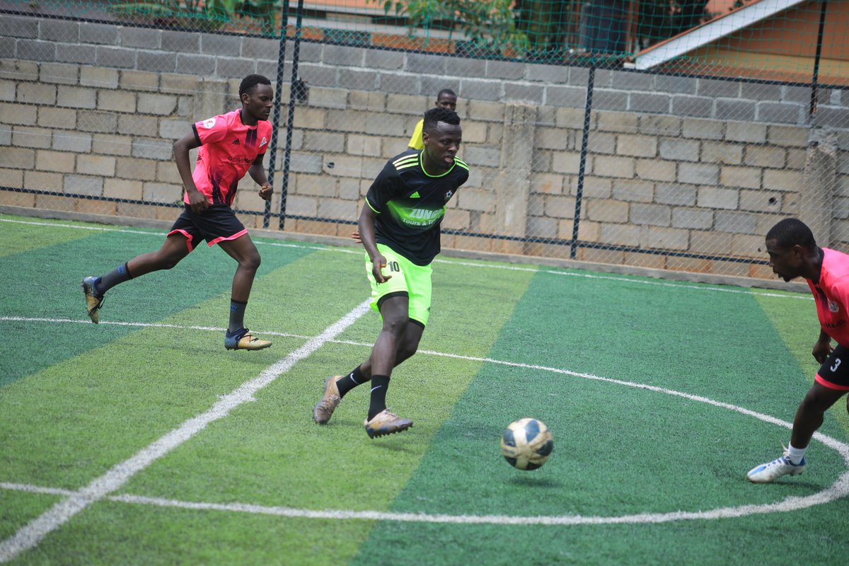 KosaLeague's tweet photo. SUNDAY FOCUS:
NAME:Lubinga Bashir Basman 
HOUSE: Kakungulu 
TEAM: Soccersouls 
POSITION: Forward 
STRENGTHS:Speed,ability to take on opponents,ability to pass those through balls(last touch),ability to score from any angle .
PRO CAREER: 
⚽Athletic sportive club (plays regional) https://t.co/lawYPLD75U
