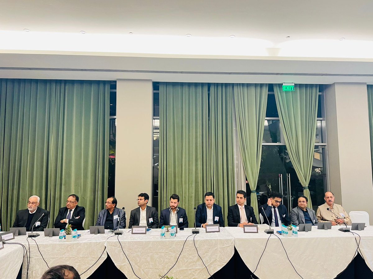 vohglobal's tweet image. It gave the latter&apos;s research initiatives in the area a lift but served as a snapshot synopsis of India’s growing role in the global matrix.
#ResearchRoundtable #Roundtable #KingsCollegeLondon #InternationalCollaborations #Healthcare #India #UnitedKingdom