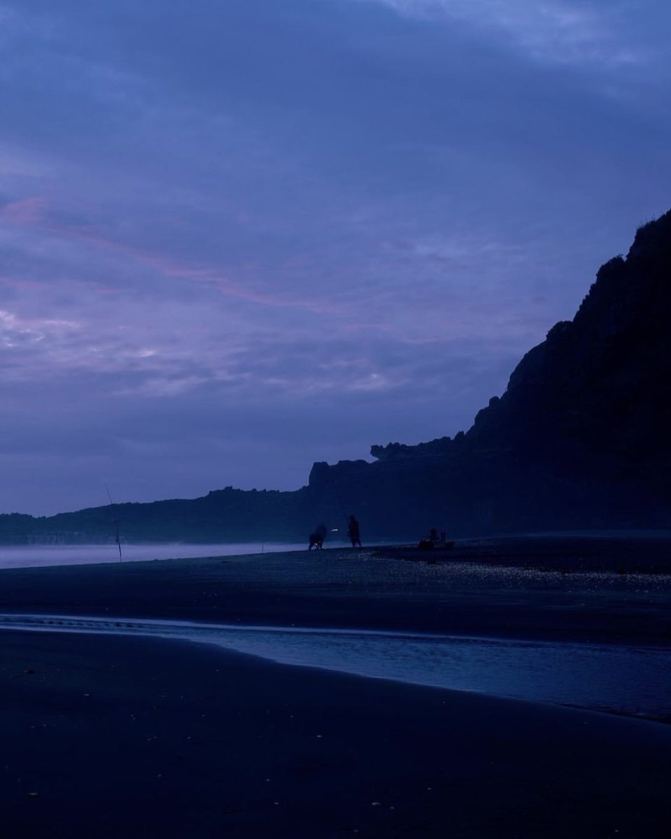 ezraleary's tweet photo. Blue nights https://t.co/LiIFONNduB