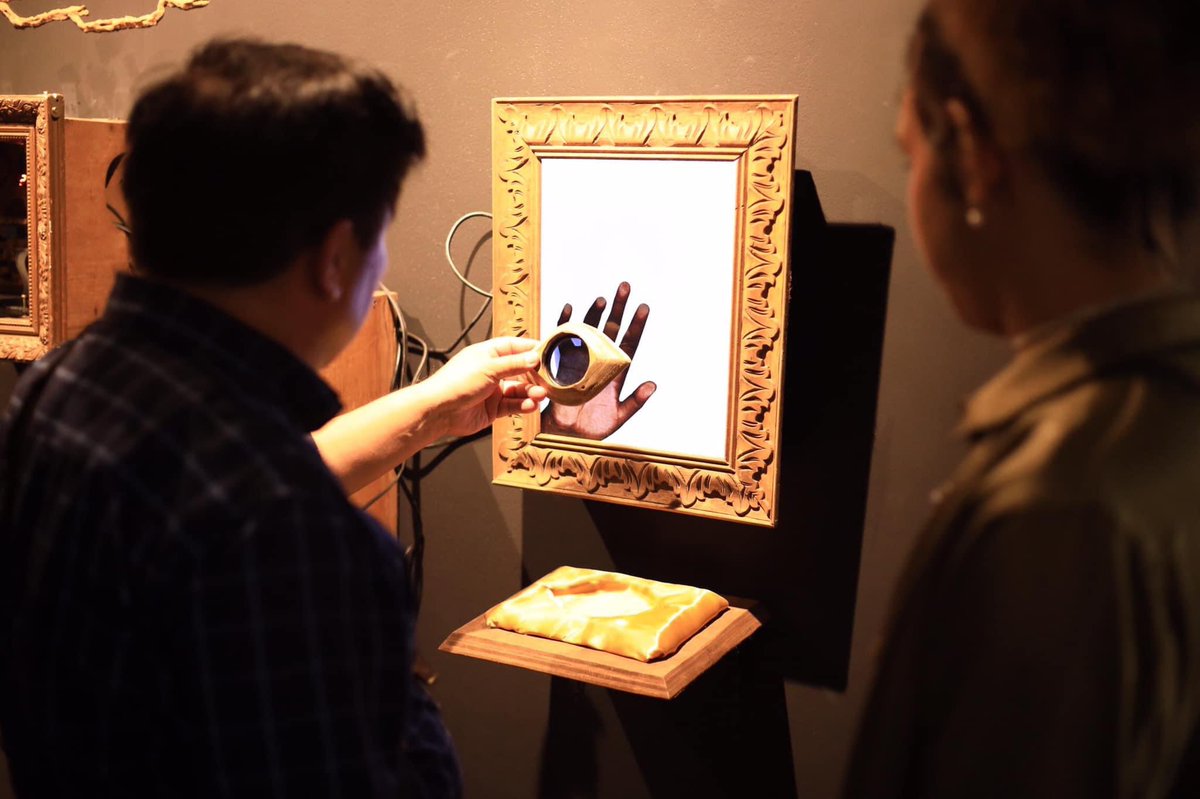 darylferil's tweet photo. Last day for @artfairph. Orange Project 6F-Booth 36 #ArtFairPH #OrangeProject
📸 @AesonBaldevia https://t.co/oypGVlgPou