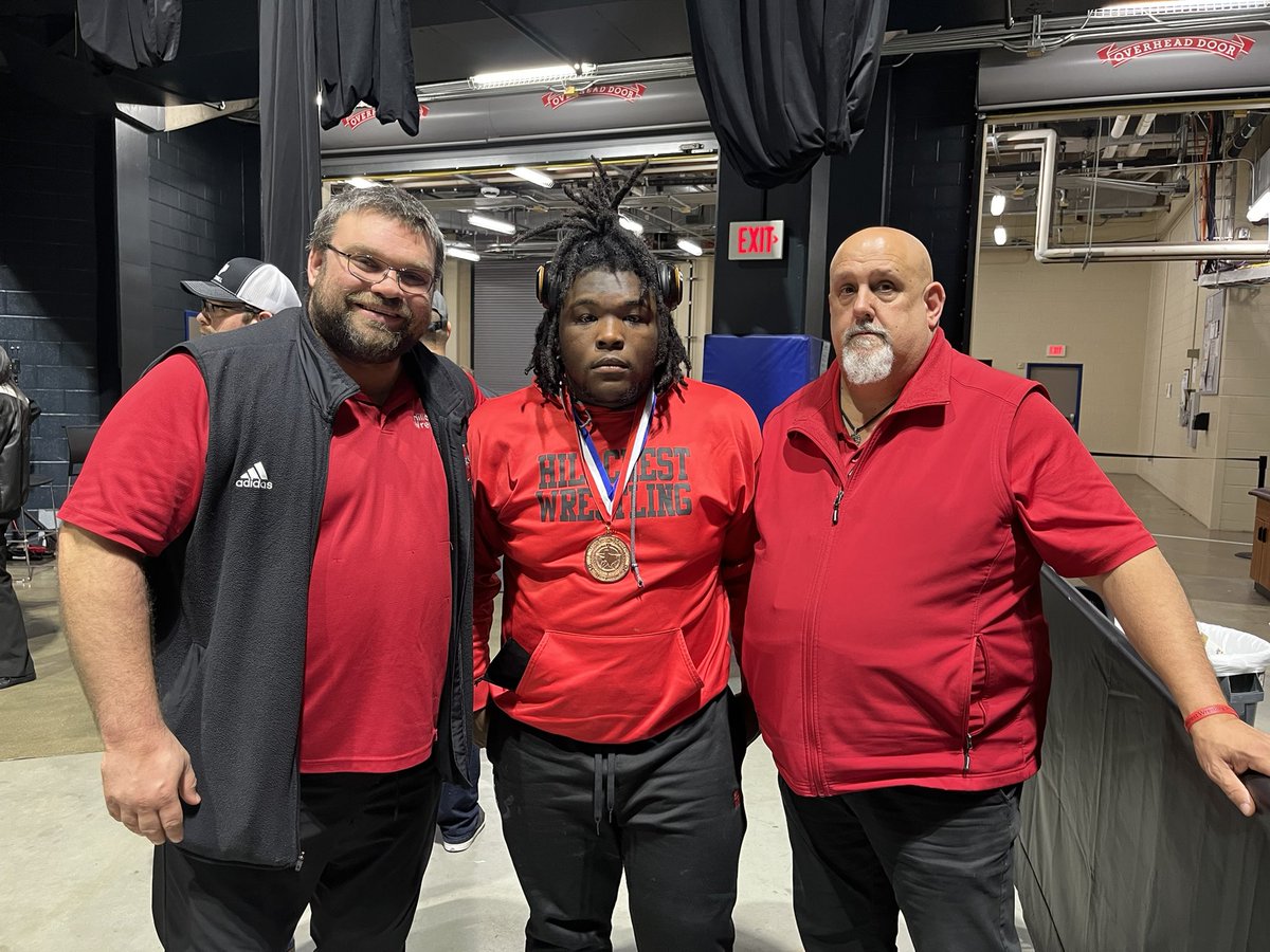 Hillcrest_Wr's tweet photo. Both Mercedes Fuentes and Clarence Sanders get All-State Honors for Hillcrest as Mercedes places 6th and Clarence places 4th at the UIL State Championships.  Great job to both wrestlers. https://t.co/mmEJHzKtEW
