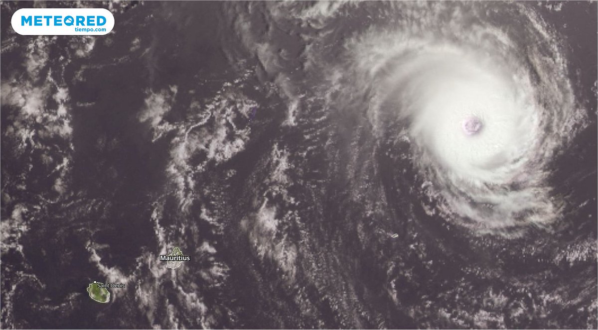 Le cyclone très intense #Freddy est à nouveau à la limite de l'équivalent catégorie 5 dans l'Océan Indien ce matin. 