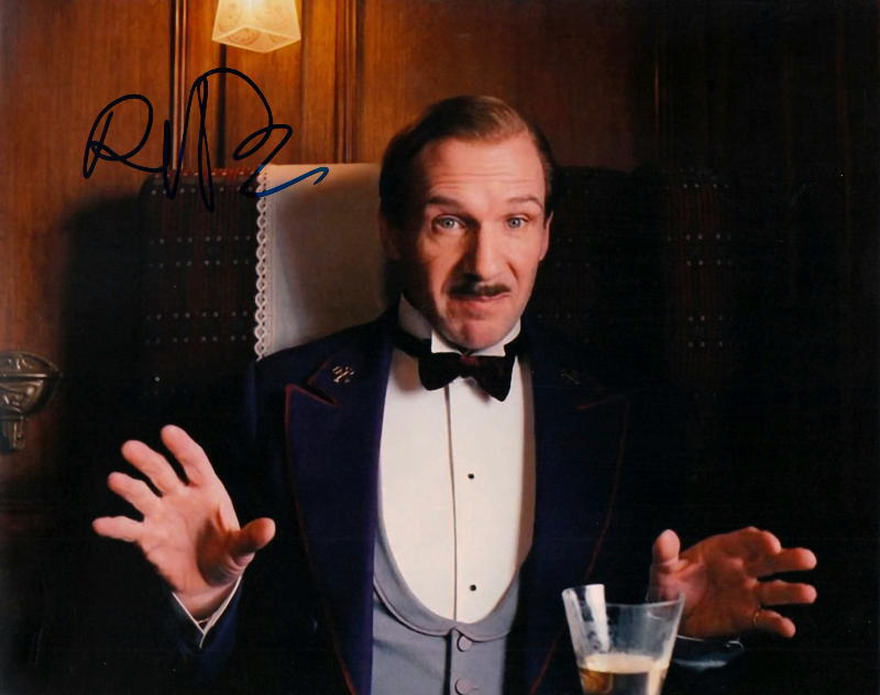 TheKillingDraik's tweet photo. @JamesGunn Ralph Fiennes would crush it as Alfred in the DCU. He's a perfect likeness and really nailed it in the Lego Batman. What do you think? https://t.co/e7XdpfqHwd