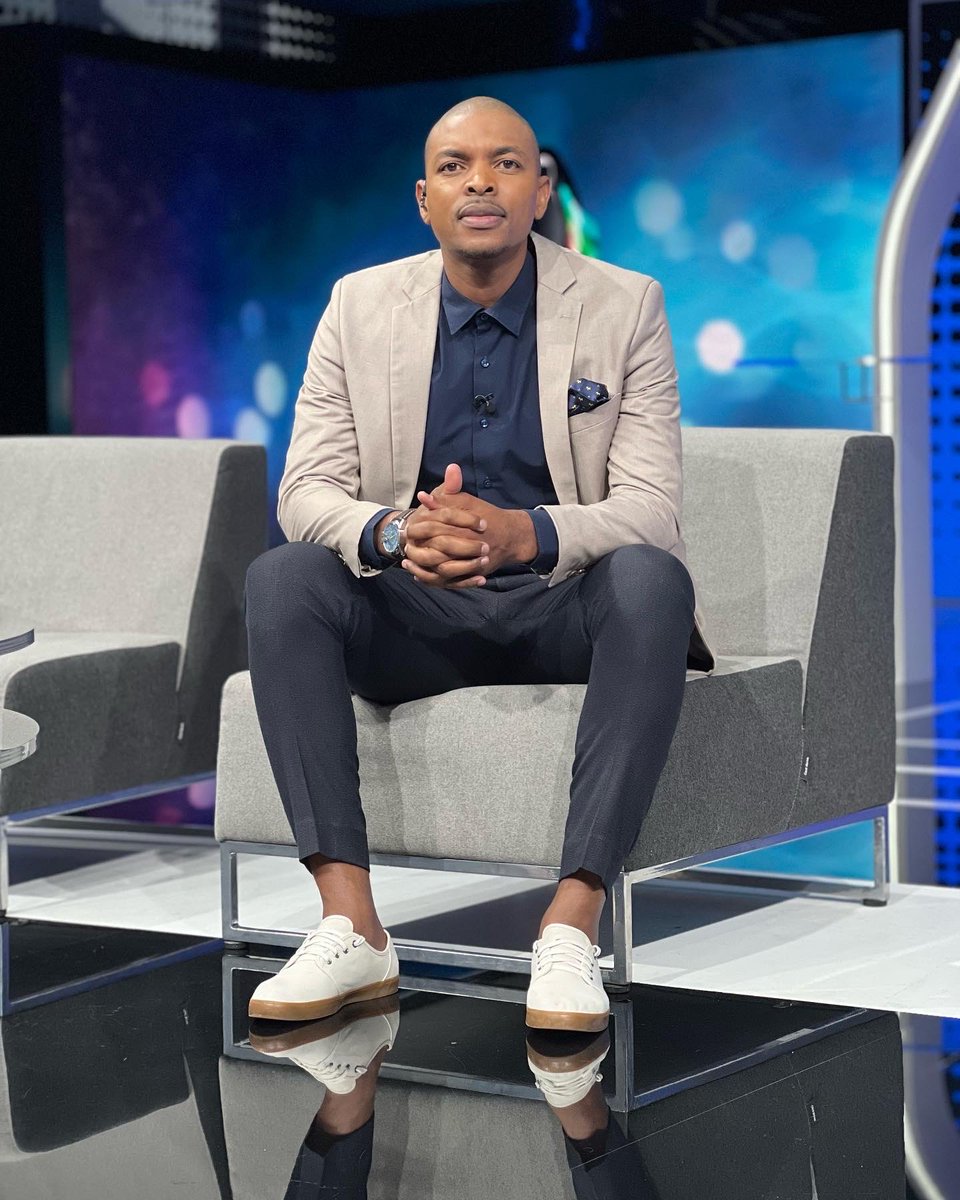 TheBold27's tweet photo. For the love of the game❤️⚽️. We inform, educate and entertain. #BoldAnalysis #NenzheNice #FunPloyment #dstvprem #ssfootball #TheBold https://t.co/FOJ60aDVZq