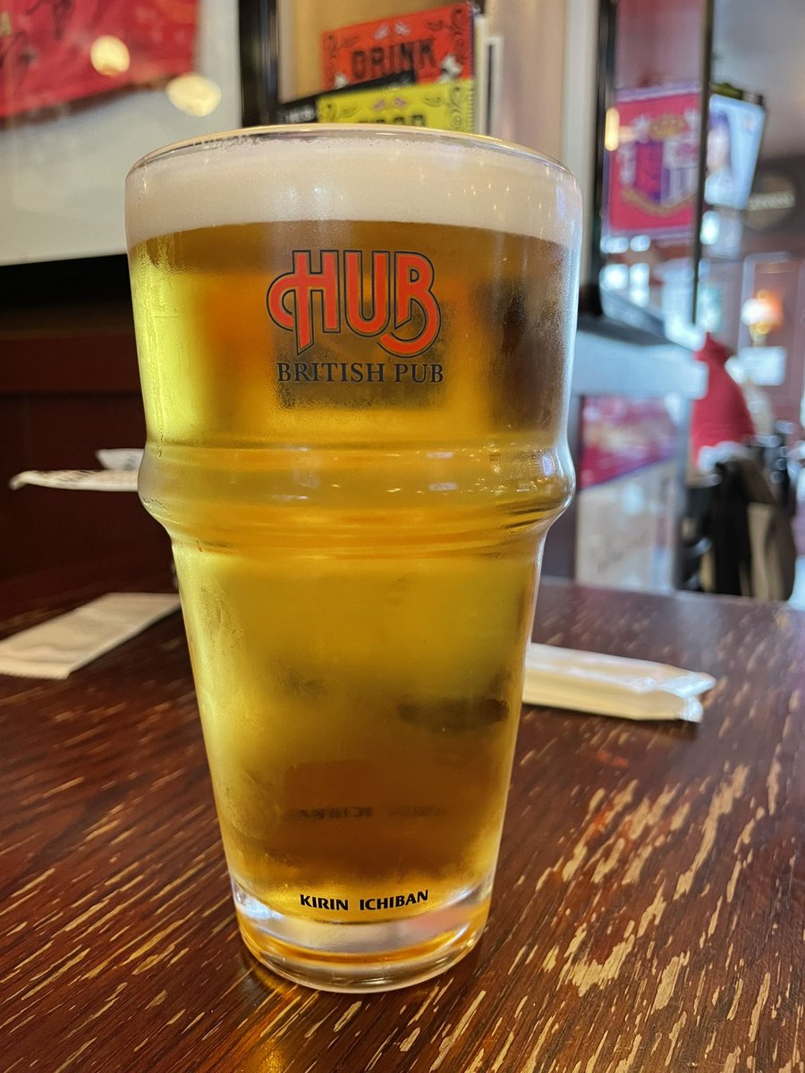 Uncles_voice's tweet image. 安定のHUBで昼飲み！
3連複狙いのフェブラリーステークスは惜しくも1枠外れ。
明日朝イチにクレーム処理の仕事が控えてるのを忘れて飲みます！
HUBにはハイネケンの生が復活するのを望んでます！#ビール　#一番搾り　#1pint