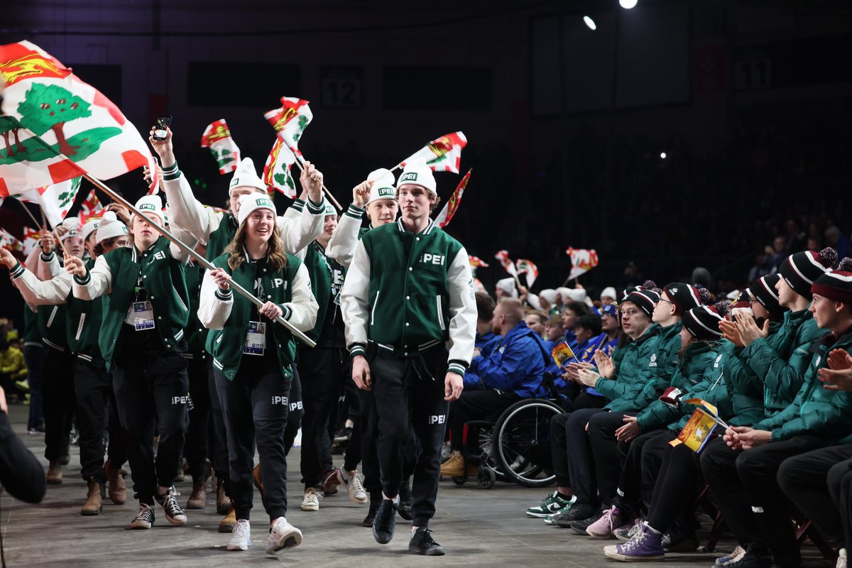 Ryan Dwyer, Flag Bearer.

📸 Phil Matusiewicz, Darrell Theriault