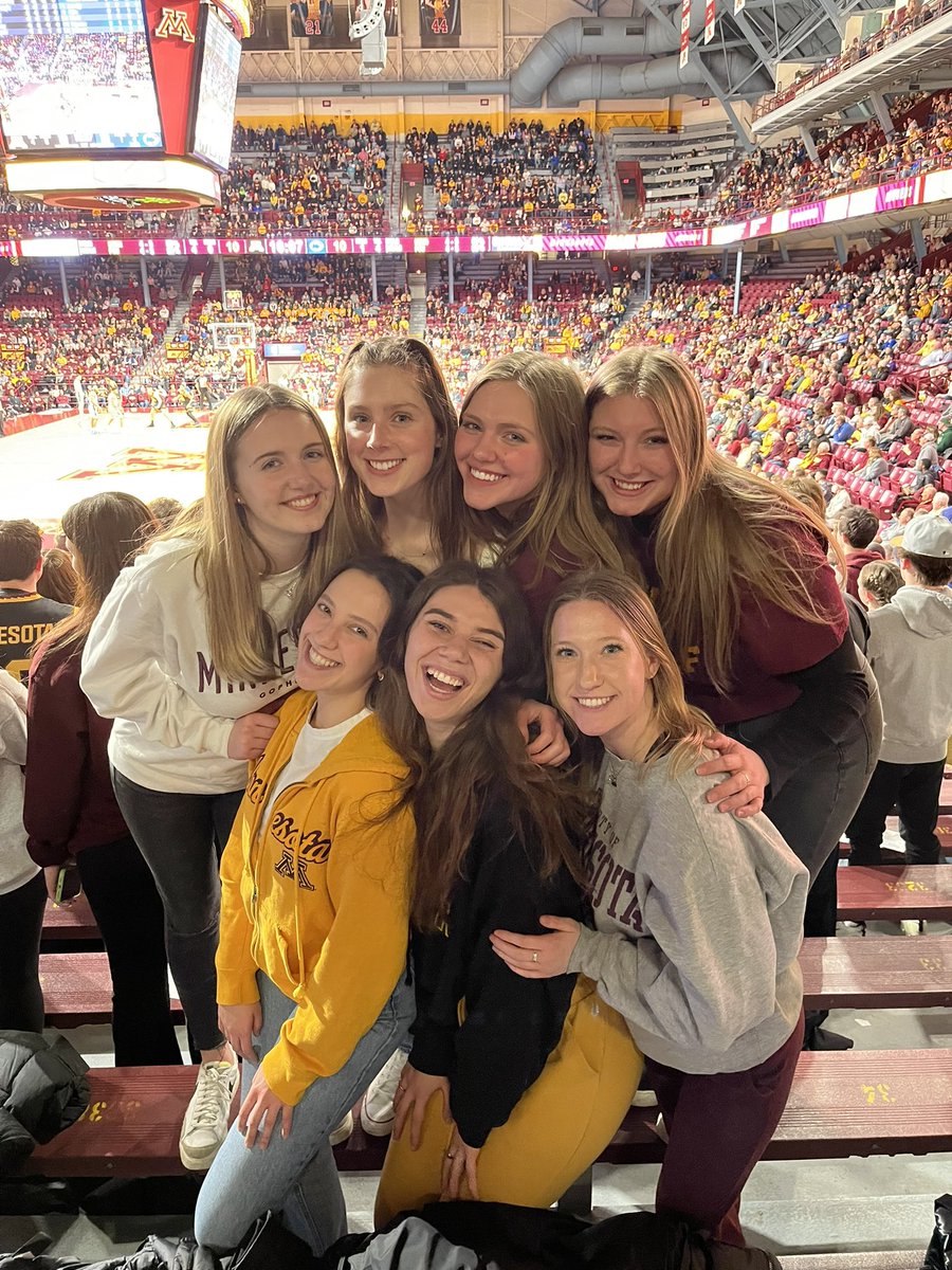 inmanmadi's tweet photo. #gophers first and last basketball game of undergrad #getusonthebigscreen https://t.co/fybxqwvm88