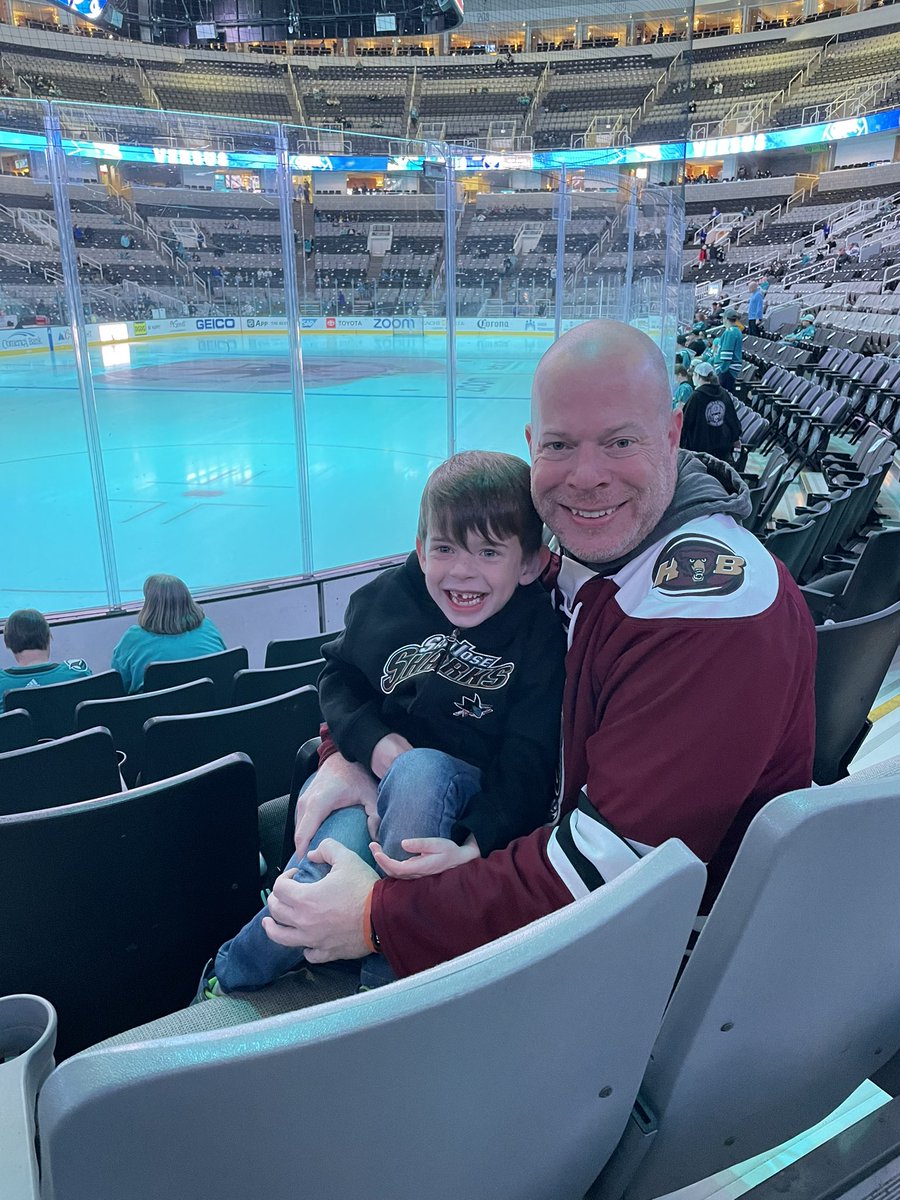 Regular_Doc's tweet image. Kiddos first hockey game.  Had to spoil him!