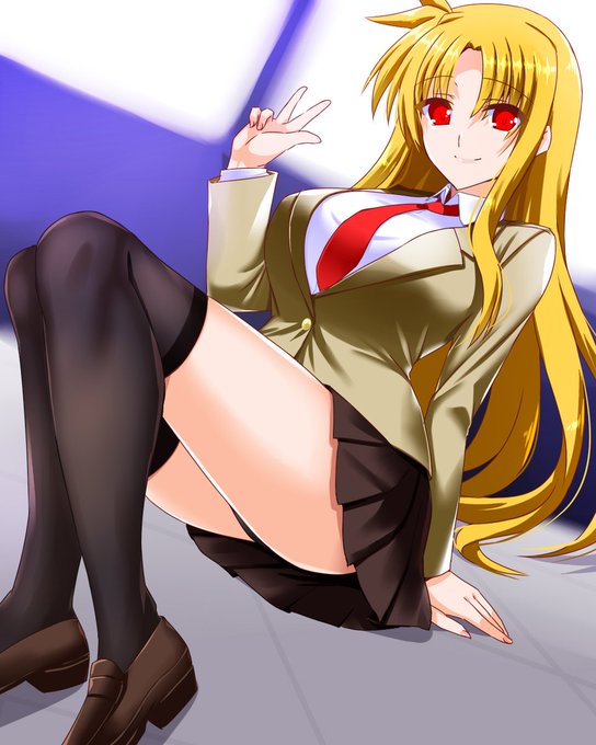 JKフェイトさんの眩しい太もも☆ニーハイ装備ですイエーイ!#太ももは太いから太ももっていうんだよ 