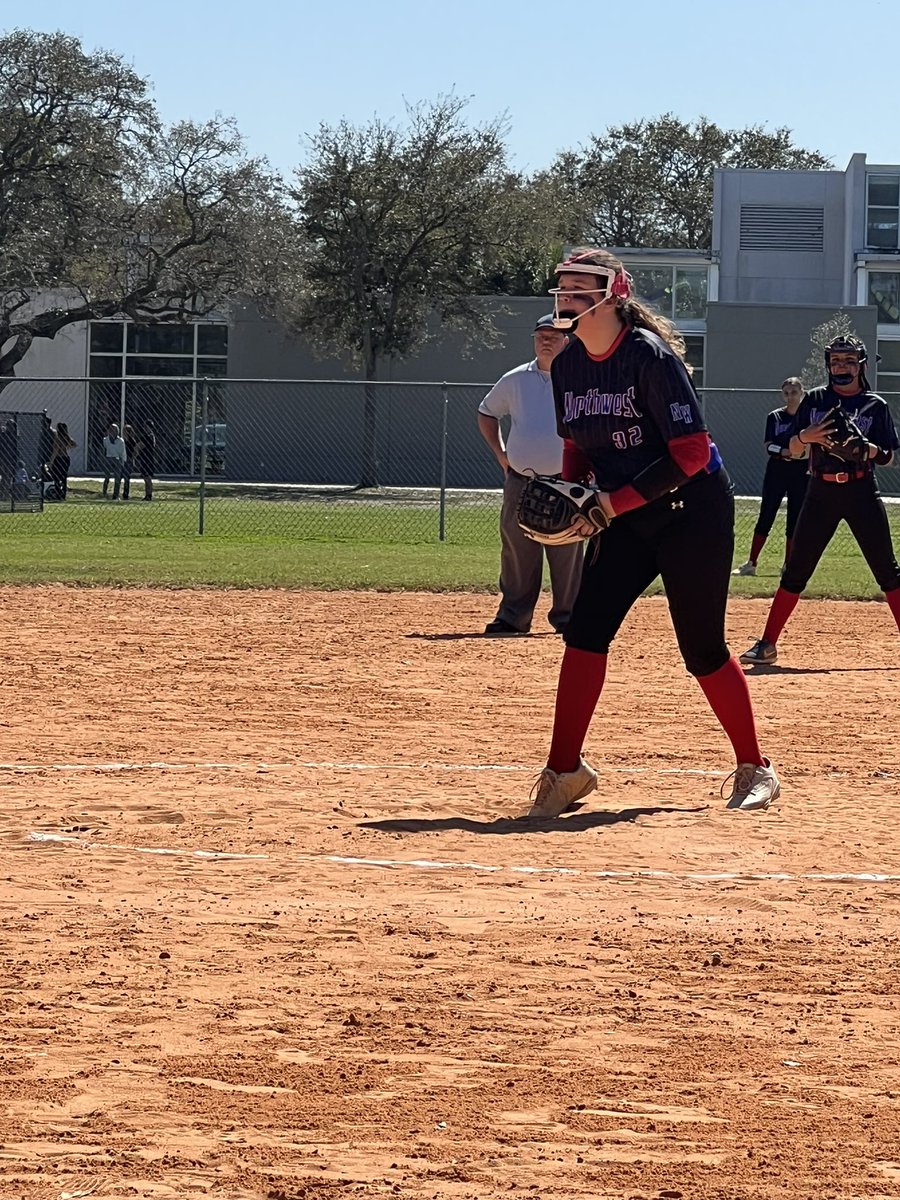 marina_roper's tweet photo. Felt good today!! Got the W and went 3 innings, had 8 ks and only gave up 2 hits! https://t.co/mxmhS6c76e