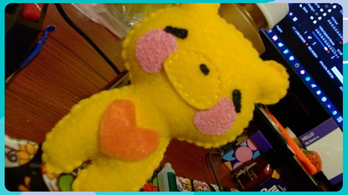 SeamsSewSoft's tweet photo. Used some scrap felt to make myself a little desk buddy ; u;/
Just a smol tired yellow bear friend💛🧸 https://t.co/ZFr5ZvsyGH