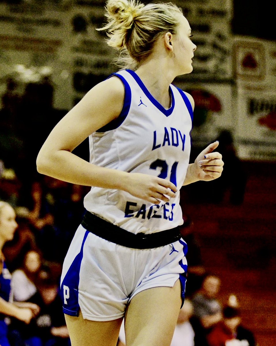 Brailey Forst played in her last game at Paris Gymnasium on Friday in the district tournament final. Pictured here playing earlier in week in the quarterfinals. Photo by Jim Best ⁦@residentnewsnet⁩ ⁦@ARPrepSports⁩ ⁦@HX_WBB⁩