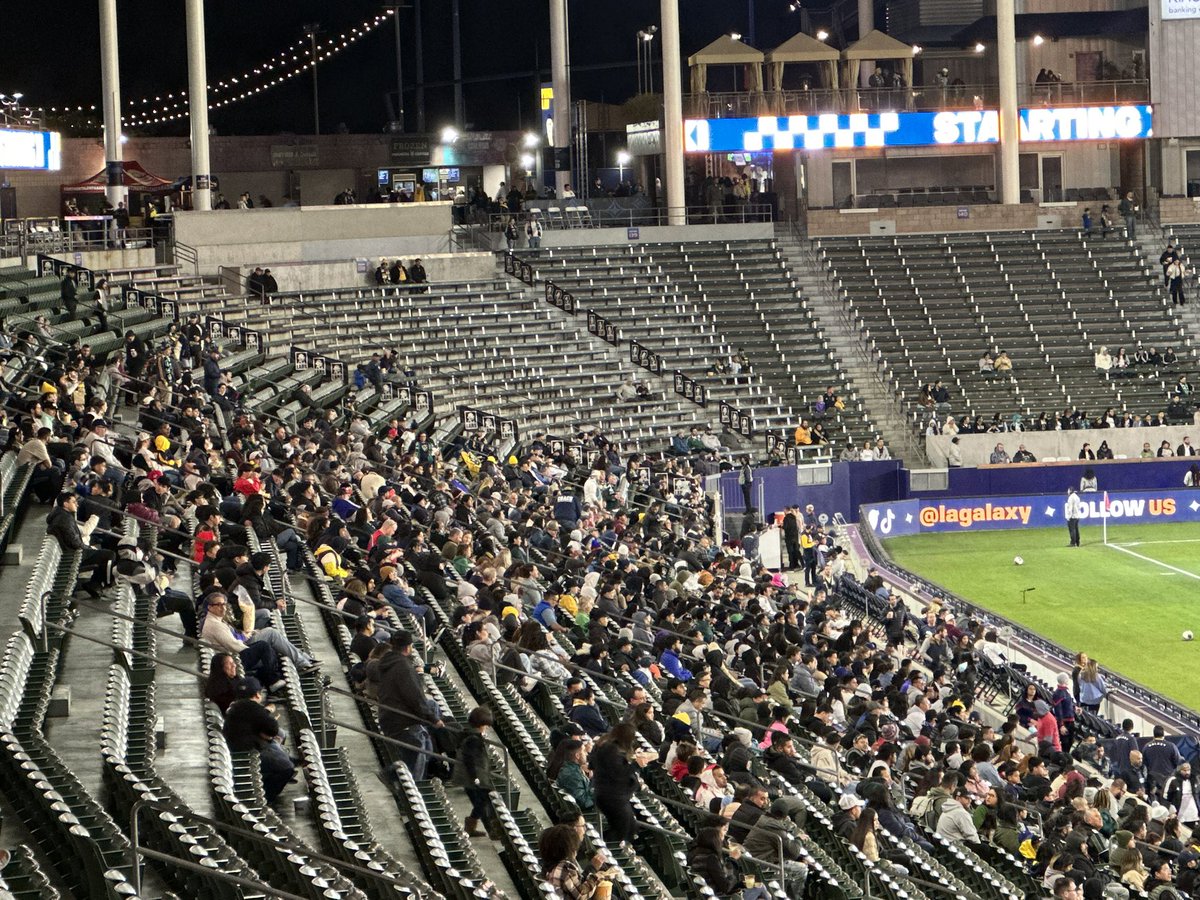 Bouncingsoulr6's tweet photo. Going to be sad seeing the first actual home game look like this… #kleinout #jovanout #danbeckermanout https://t.co/z17JCBjen6